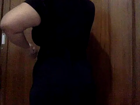 vixenrae online show from April 17, 2026, 9:07 pm