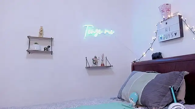 Snapshot of PipeAfterNight chatting on April 14, 2026, 5:57 am PipeAfterNight online show from April 14, 2026, 5:57 am