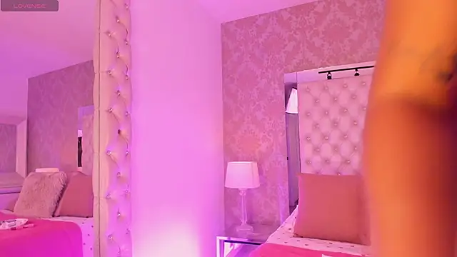 NatashaMilley online show from April 16, 2026, 4:13 am