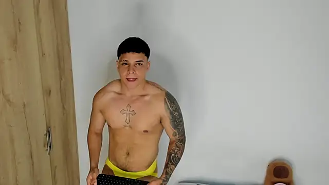 DrakeSmith  online show from April 17, 2026, 10:57 pm