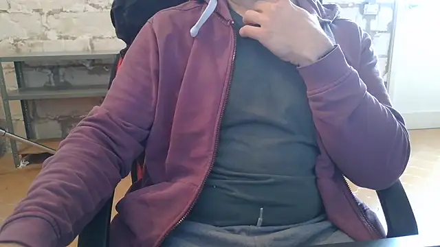 brunosso85ita online show from April 16, 2026, 12:39 pm