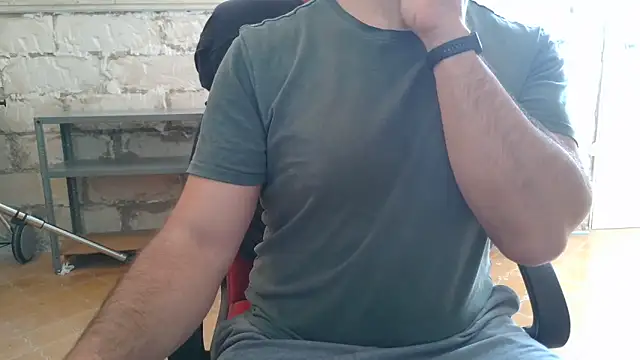 brunosso85ita online show from April 18, 2026, 1:15 pm