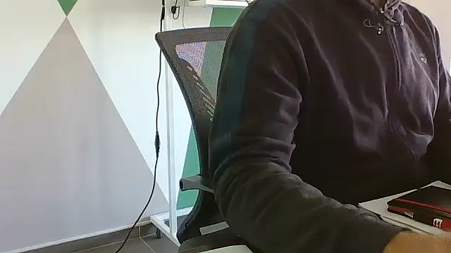brunosso85ita online show from April 27, 2026, 7:06 am
