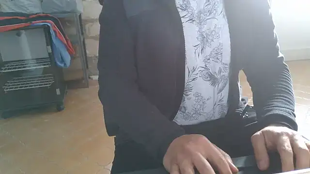 brunosso85ita online show from May 6, 2026, 4:56 pm