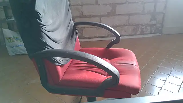 brunosso85ita online show from July 14, 2026, 5:07 pm