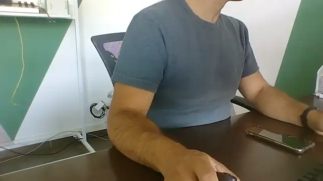 brunosso85ita online show from July 30, 2026, 7:51 am
