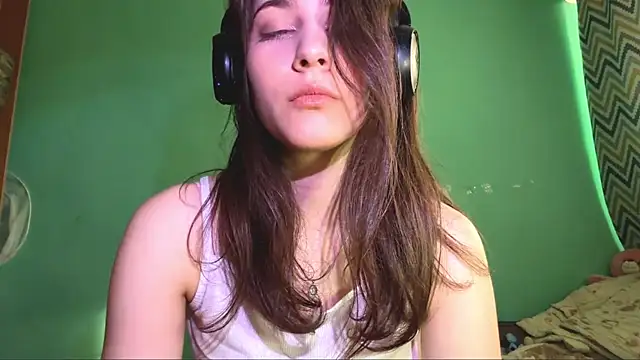 Marywalce online show from April 11, 2026, 1:37 pm