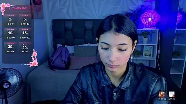 Snapshot of Perlaa_moon_ chatting on July 17, 2026, 4:23 pm Perlaa moon online show from July 17, 2026, 4:23 pm