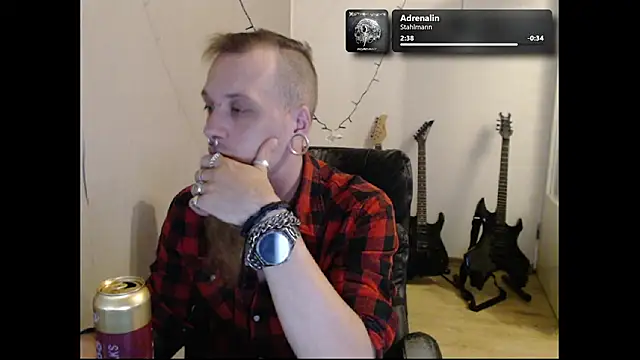 Snapshot of THatRandomMetalHead chatting on June 25, 2026, 7:29 pm THatRandomMetalHead online show from June 25, 2026, 7:29 pm