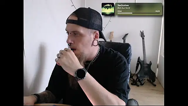 Snapshot of THatRandomMetalHead chatting on July 10, 2026, 3:58 pm THatRandomMetalHead online show from July 10, 2026, 3:58 pm