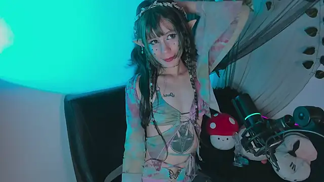 Lucy Jade online show from April 14, 2026, 11:44 pm