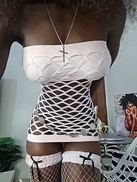 Snapshot of Sexxy_Babe2 chatting on June 29, 2026, 6:41 am Sexxy Babe2 online show from June 29, 2026, 6:41 am