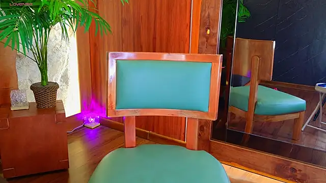 Miaa cooper online show from April 13, 2026, 4:01 pm