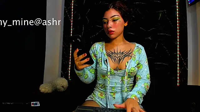 Snapshot of Ashnikko___ chatting on June 19, 2026, 1:54 am Ashnikko online show from June 19, 2026, 1:54 am