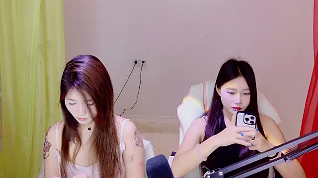 Xiongchumo1120 online show from April 26, 2026, 2:20 am