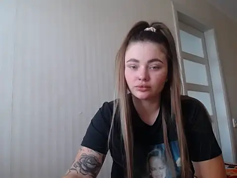 Snapshot of Lola77__ chatting on June 22, 2026, 8:33 am Lola77 online show from June 22, 2026, 8:33 am