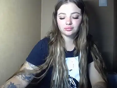 Snapshot of Lola77__ chatting on July 3, 2026, 9:10 pm Lola77 online show from July 3, 2026, 9:10 pm