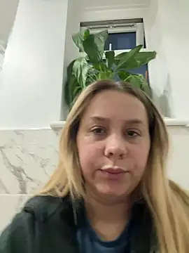 Snapshot of OliviaJadeXx chatting on May 20, 2026, 8:37 pm OliviaJadeXx online show from May 20, 2026, 8:37 pm