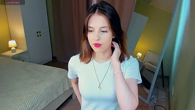 TessSydnor online show from April 30, 2026, 5:47 am