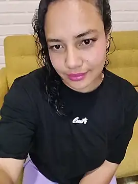 Pricila45 online show from April 17, 2026, 1:08 am