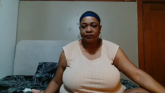 Snapshot of BUSTYQUEEN56_ chatting on June 20, 2026, 7:16 pm BUSTYQUEEN56 online show from June 20, 2026, 7:16 pm