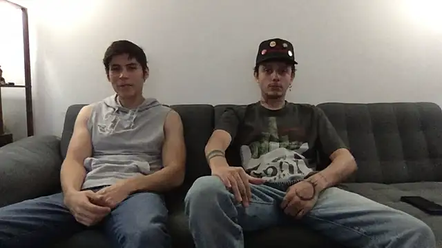 Chrixtopherobin online show from April 28, 2026, 8:47 pm