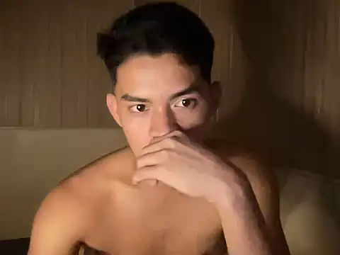 Snapshot of yourhotasian_jhonpol16 chatting on July 3, 2026, 3:51 pm yourhotasian jhonpol16 online show from July 3, 2026, 3:51 pm