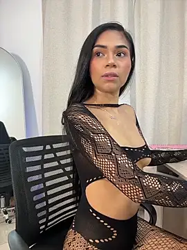 MauraGrayy online show from May 20, 2026, 11:00 pm