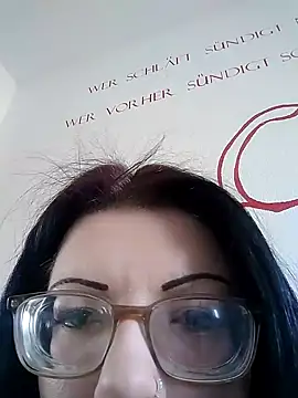 Snapshot of HotVWGirl chatting on April 22, 2026, 3:24 pm HotVWGirl online show from April 22, 2026, 3:24 pm