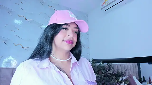 Snapshot of Candicewayne chatting on June 18, 2026, 11:03 am Candicewayne online show from June 18, 2026, 11:03 am