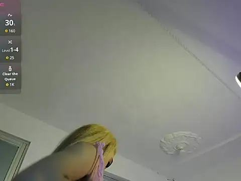 Snapshot of Dulce_violetta_ chatting on June 1, 2026, 7:26 pm Dulce violetta online show from June 1, 2026, 7:26 pm