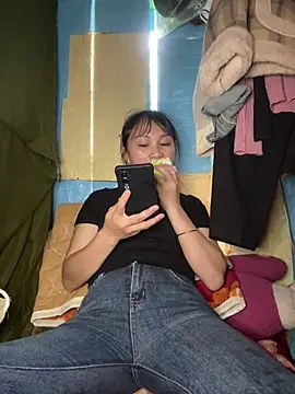 Kim Kelly online show from April 15, 2026, 4:41 am