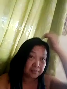 jeanyummytits online show from June 20, 2026, 5:10 am