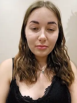 Doris2222 online show from April 20, 2026, 7:04 pm