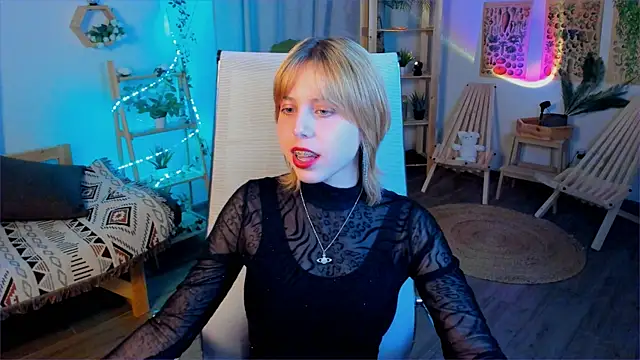 VivienneHebert online show from April 24, 2026, 12:29 pm