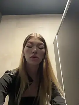 Risky Mia69 online show from April 25, 2026, 4:37 pm