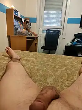 Loulou06123 online show from May 3, 2026, 1:39 pm