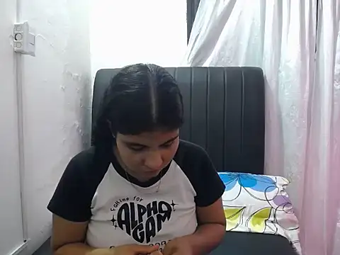 daira2006 online show from April 19, 2026, 3:28 am