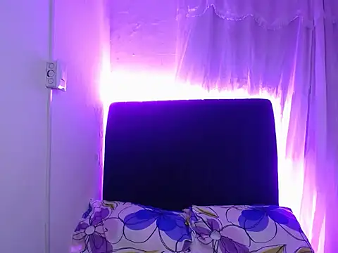 daira2006 online show from April 21, 2026, 2:51 am