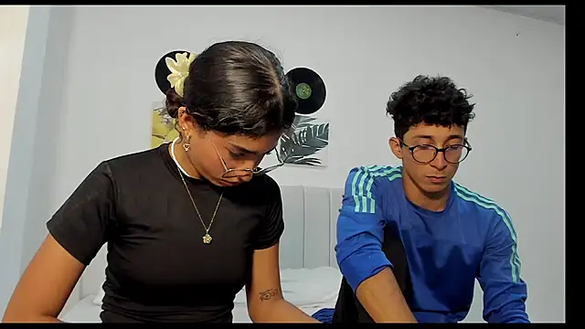 Snapshot of alanandtifany chatting on May 27, 2026, 6:49 pm alanandtifany online show from May 27, 2026, 6:49 pm