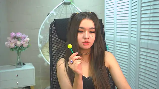 AmiMeow  online show from May 22, 2026, 10:26 pm