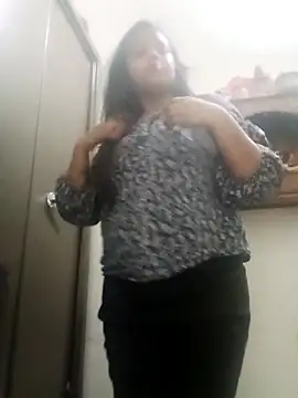 its mona 001 online show from April 27, 2026, 7:12 pm