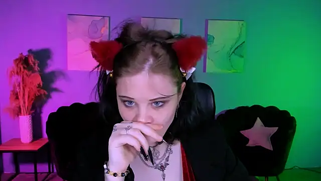nikki kiss  online show from April 27, 2026, 8:56 am