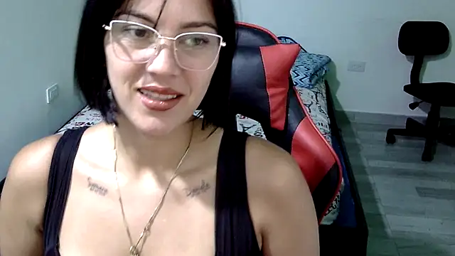 Snapshot of Bandida553 chatting on June 18, 2026, 11:20 pm Bandida553 online show from June 18, 2026, 11:20 pm