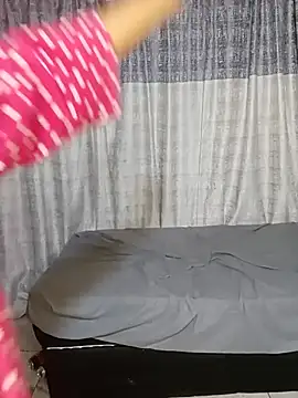 Candies000 online show from June 20, 2026, 4:37 am