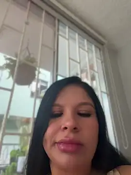 Snapshot of Elara_Luxe chatting on July 4, 2026, 10:27 pm Elara Luxe online show from July 4, 2026, 10:27 pm