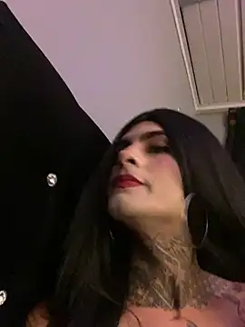 Snapshot of valen_lewiiz chatting on May 21, 2026, 4:19 am valen lewiiz online show from May 21, 2026, 4:19 am