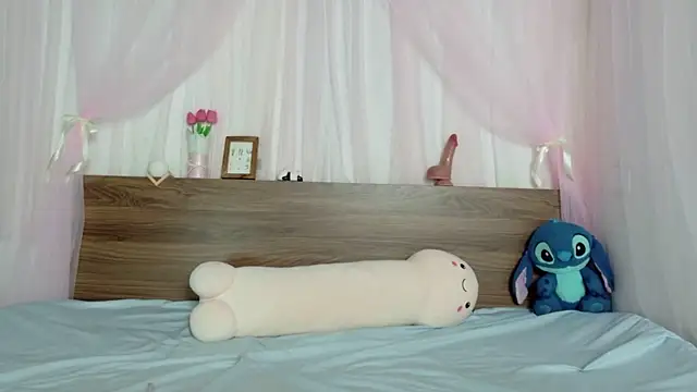 Snapshot of shy_pink_doll chatting on July 13, 2026, 3:26 pm shy pink doll online show from July 13, 2026, 3:26 pm