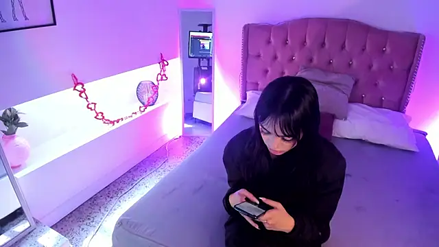 Snapshot of Antonella_Bratzz4 chatting on April 28, 2026, 8:25 pm Antonella Bratzz4 online show from April 28, 2026, 8:25 pm