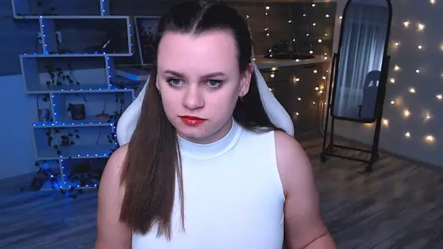 sofiarayan online show from April 18, 2026, 5:28 pm